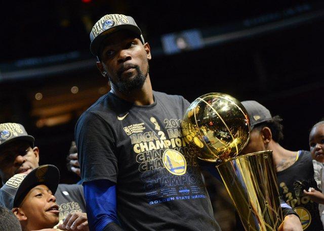 禁区内的射 禁区内的射